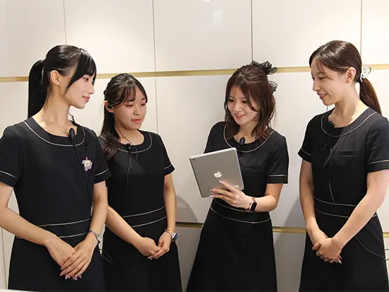 定期的に勉強会も開催して、みんなで学びを深めています◎