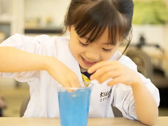 全員参加型のプロジェクト型学習により、子どもたちに学びの楽しさを体験できる豊かな放課後を提供します。