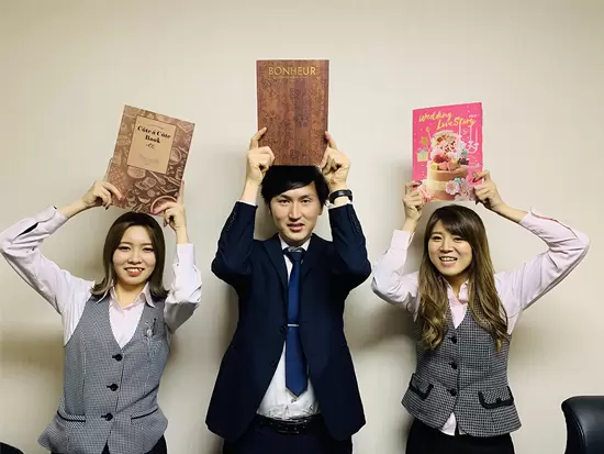 女性社員が沢山活躍しています。職場はいつも和気あいあいの楽しい雰囲気です♪