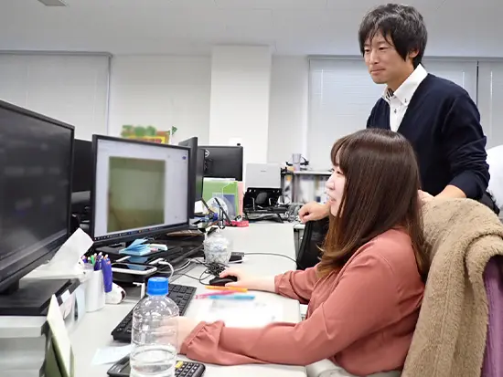写真のひびわれを図面におこすのも仕事の一つです