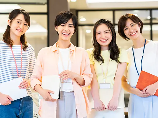 女性のマネージャーやリーダーも活躍中！スキルや能力次第でキャリアアップが叶えられます☆