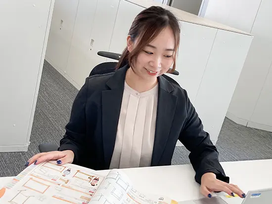 「健康経営優良法人」や「くるみん」の認定も取得しており、女性が長く活躍できる環境です。
