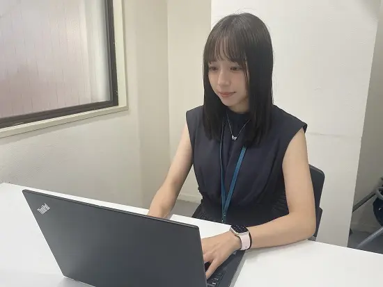 アットホームな雰囲気で新人の方もすぐに馴染める職場です。また、思いやりのある笑顔が多いチームです。