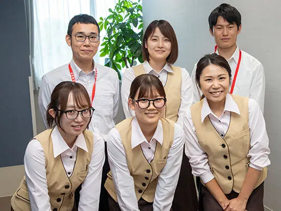 1都6県に28病院と21介護老人保健施設等を開設。患者様をはじめ、皆様から「愛し愛される病院・施設」へ。