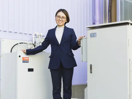 給湯器など暮らしに身近な製品を扱っており、バックオフィスだけでなく女性の営業スタッフも活躍中。