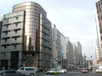 京橋駅のほか、地下鉄3駅からの徒歩圏にオフィスがあります
