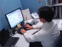 ワークスペースは一人ひとりにゆったりとブースを配置。