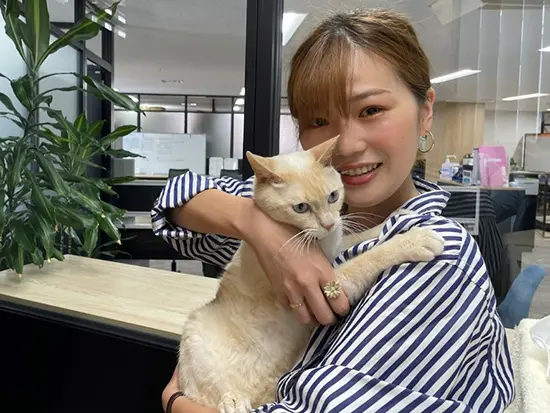 【ペットと一緒に働ける】社員の飼っているワンちゃん・ネコちゃん同士の交流も！