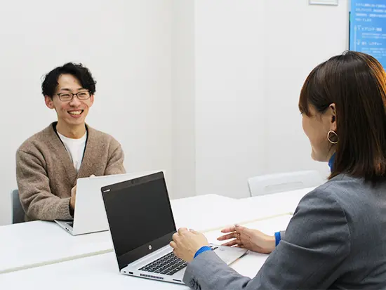 ＜学校づくりを支える部署への配属となります！＞風通しの良さが自慢です♪