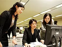 スタッフサービスでは女性が数多く活躍しています。