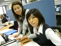 オフィスにはまだ女性が少数。だからこそ仲良くできるんです