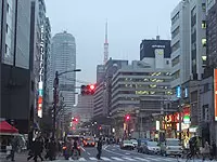 官庁、オフィスが立ち並ぶ虎ノ門界隈。通勤に便利な立地です。