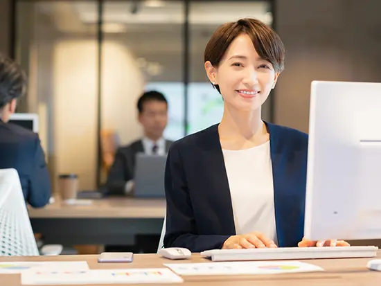 「組織に依存せず、自ら選んで働ける力」を養うことが、私たちのキャリア形成支援の目標です。