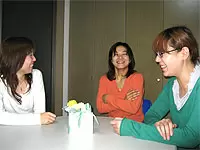 平均年齢25歳の若くてフレッシュな職場。女性も頑張っています！
