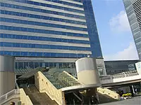 本社は活気あふれるオシャレなビジネス街、品川駅の近くです
