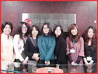 女性社員も多く、社内はわきあいあいとした雰囲気！