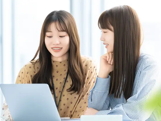 チームワークを大切にしながら業務を進めていくので、残業も少なくメリハリを持って働けます♪