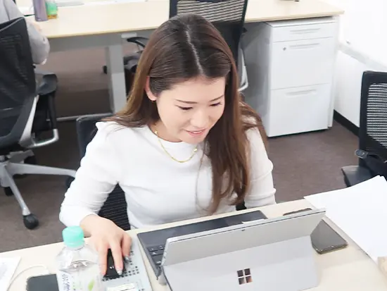 基本定時退社可能と、オンとオフをメリハリ付けて働ける環境を用意しています♪