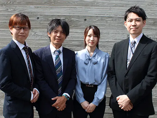 代表も、IT業界に飛び込んだのは32歳。だから、未経験からでも成長できるサポート体制を整えています。