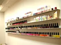 原宿店内のネイルサロンはヘアとの同時進行もできるのが魅力。