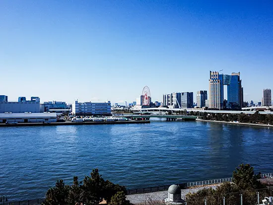 日本に3組織しかない特定国立研究開発法人の1つ。海が見える景観の良さもポイントです♪