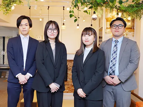 プライベートも充実！残業ほぼナシ・年休120日以上・産育休取得実績多数…と、働きやすさもポイントです。