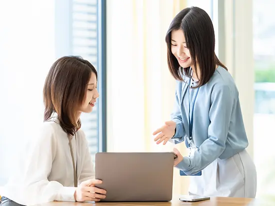 フレックスタイムなので、予定に合わせて出社・退社時間を自由に決めて働けます！