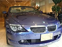 一つ一つが手作りで組み上げられるアルピナは限定生産