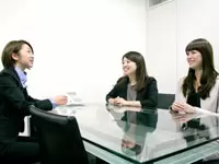 20代～30代前半までの女性が活躍中。上司にも意見やアイデアが言いやすい環境です。