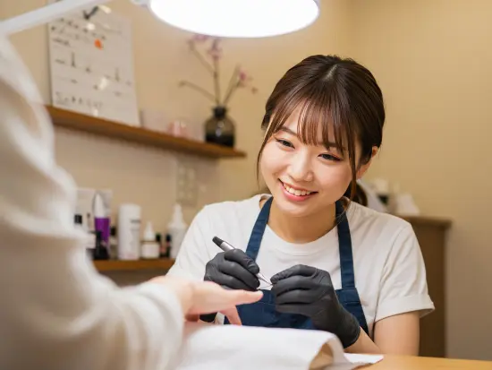 ネイリストは自身のキャリアに合った働き方が可能！当社を好きに使ってください