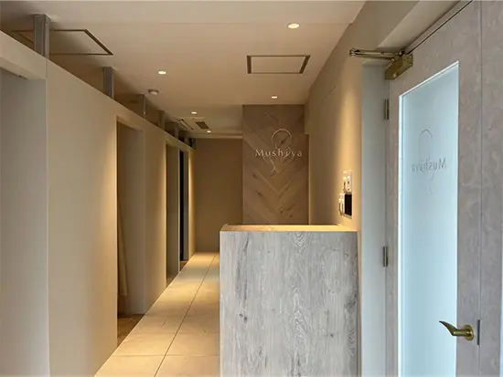 店内は個室が5部屋あり、お客さまには完全プライベート空間を楽しんでいただけます。