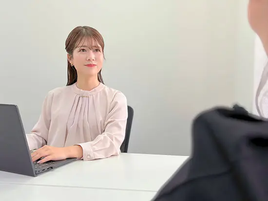 異業種からIT業界へ挑戦する先輩も！イチから学んでスキルアップも目指せます