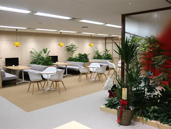 移転したばかりのキレイなオフィスはモチベーションが上がること間違いなし！