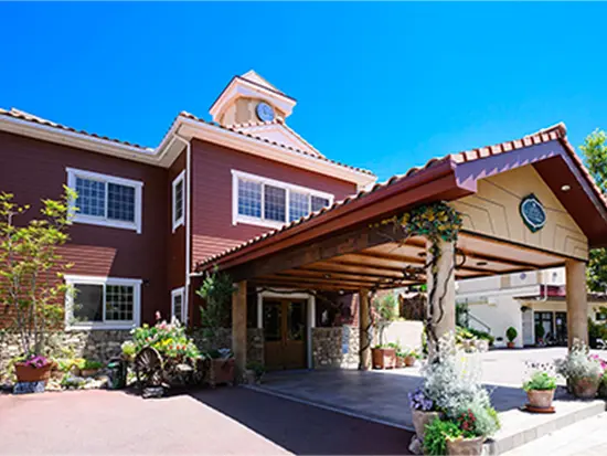 「人生100年時代を素適に生きる」それを支えるのが私たちの仕事