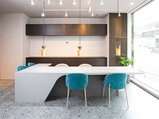 落ち着いた店内でお客様とじっくり向き合えます。