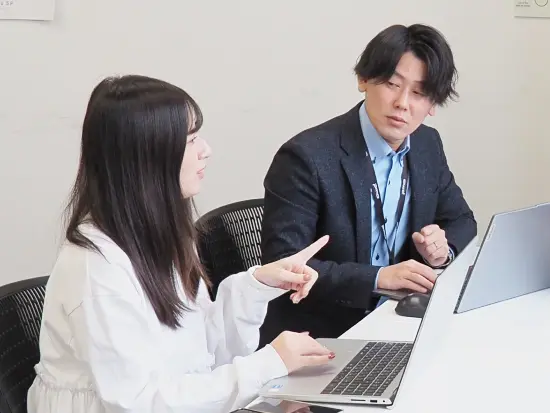 【楽しみながらスキルアップ！】和気あいあいとした雰囲気のなか、同世代の仲間と楽しく成長できます♪