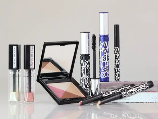 テクニックいらずで、プロ級の仕上がりが叶う♪メイクが楽しくなる製品を多数取り扱っています！