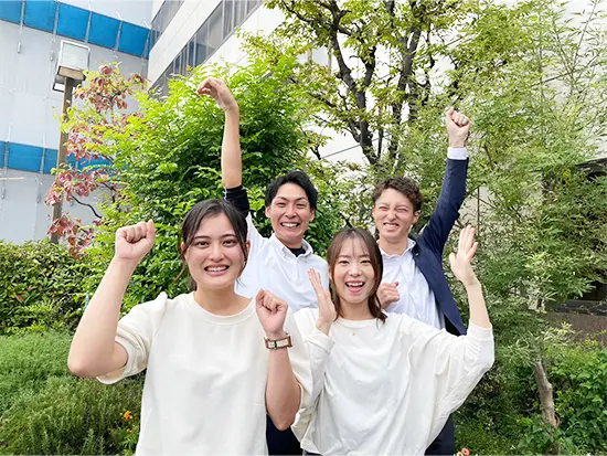 教育から住環境まで、人々の暮らしに寄り添う総合サービスグループ