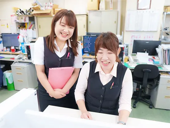 完全週休2日制・月残業時間20時間以内とワークライフバランス◎