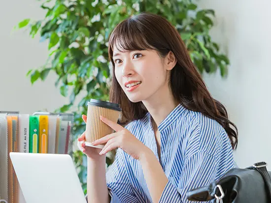 年間休日120日・残業ほぼなしで働きやすさも抜群です◎