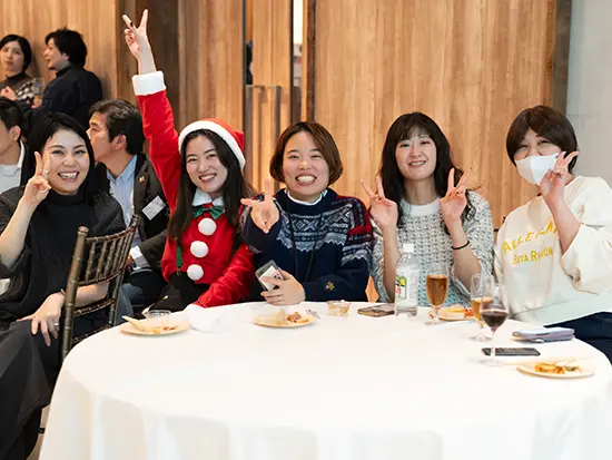 20～30代が中心となって活躍中。中途入社のメンバーがほとんどの、フラットで風通しのいい社風です