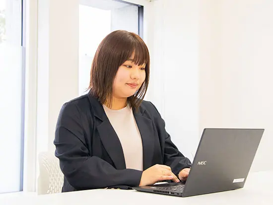 事務の経験を活かして、活躍の幅を広げたい方にピッタリ！学生や教職員をサポートするやりがいがあります◎