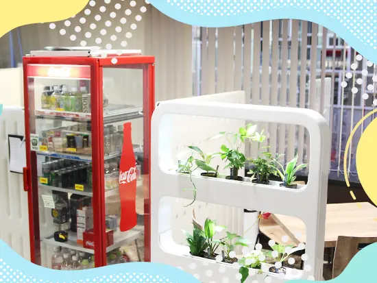 オフィスは表参道から徒歩5分！オフィス内にはドリンクを買えるラウンジも完備しています♪