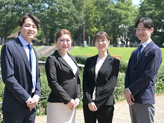 20代～40代を中心に、幅広い年齢層の営業が在籍。性別に関係なくご活躍いただける環境です。