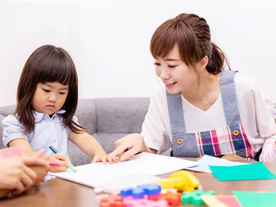 一緒に働くスタッフは全員女性です。協力体制のある職場で、忘年会なども開催しています◎