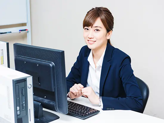 先輩社員がマンツーマンでしっかりサポート！困ったことがあればすぐに相談できる環境です。