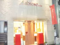 2007年5月にリニューアルオープンを控える銀座7丁目の店舗