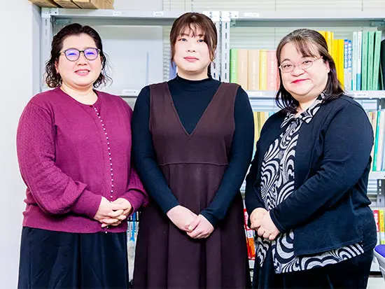 年間休日128日＆残業は1日10分程度。 有休も気軽に取得でき、無理なく続けられる環境です。