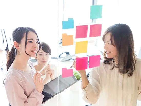 接客・販売などサービス職からの転職者が多数！人と話す力が活きる。未経験でも大丈夫な教育体制です。