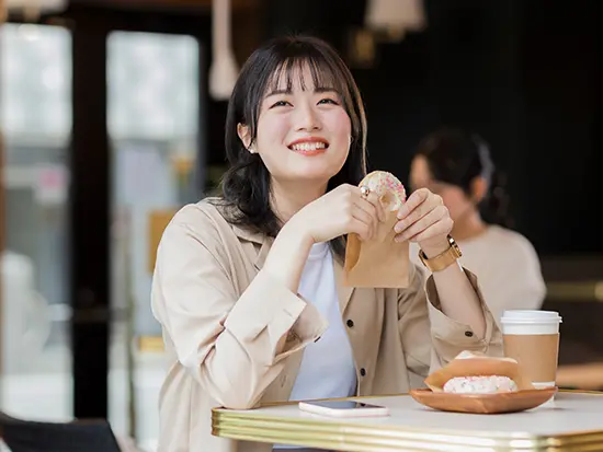 人とテクノロジーの力で、「働く」を新しくデザインする会社。